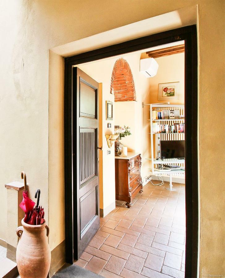 Apartment Guinigi With Private Courtyard Lucca Exterior photo